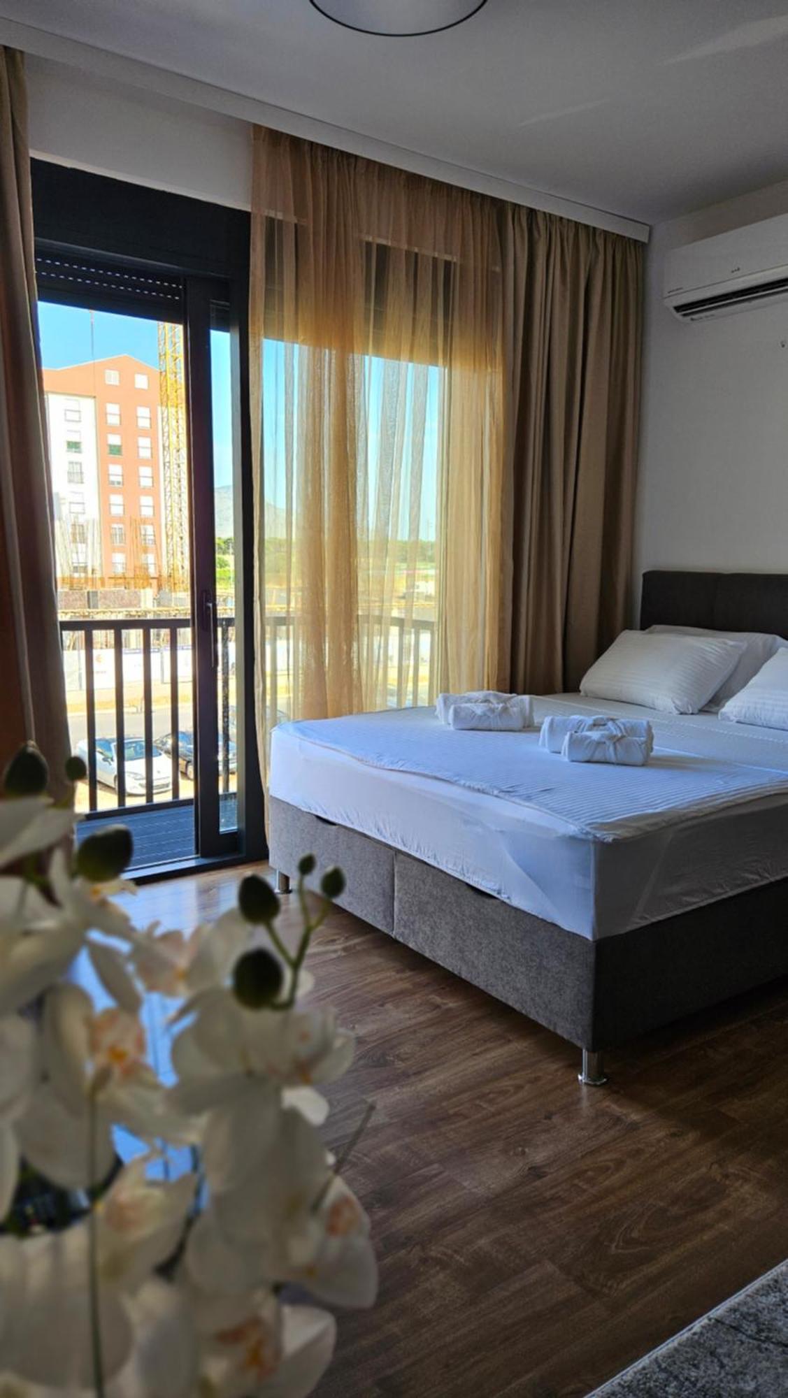 Podgorica Apartments Planet Ngoại thất bức ảnh