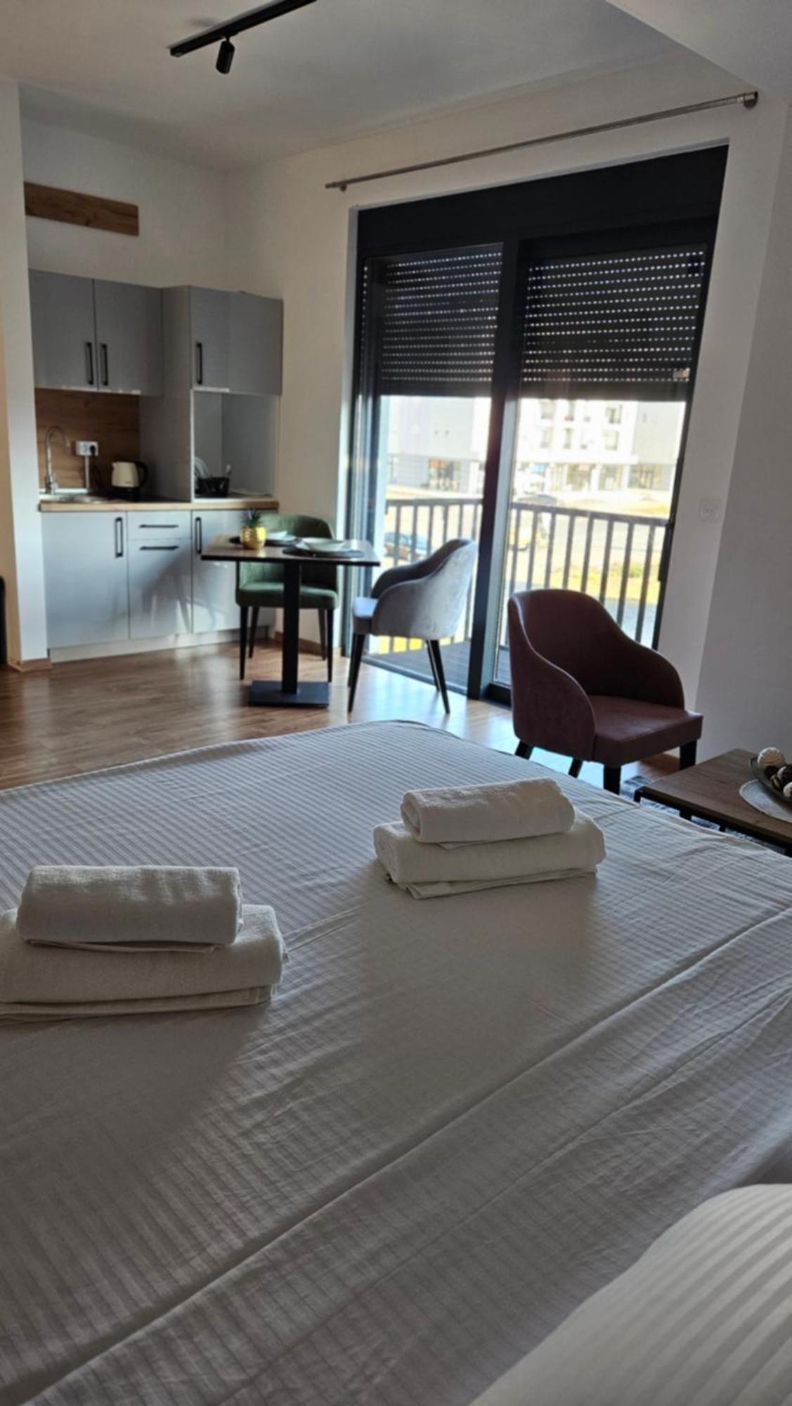 Podgorica Apartments Planet Ngoại thất bức ảnh