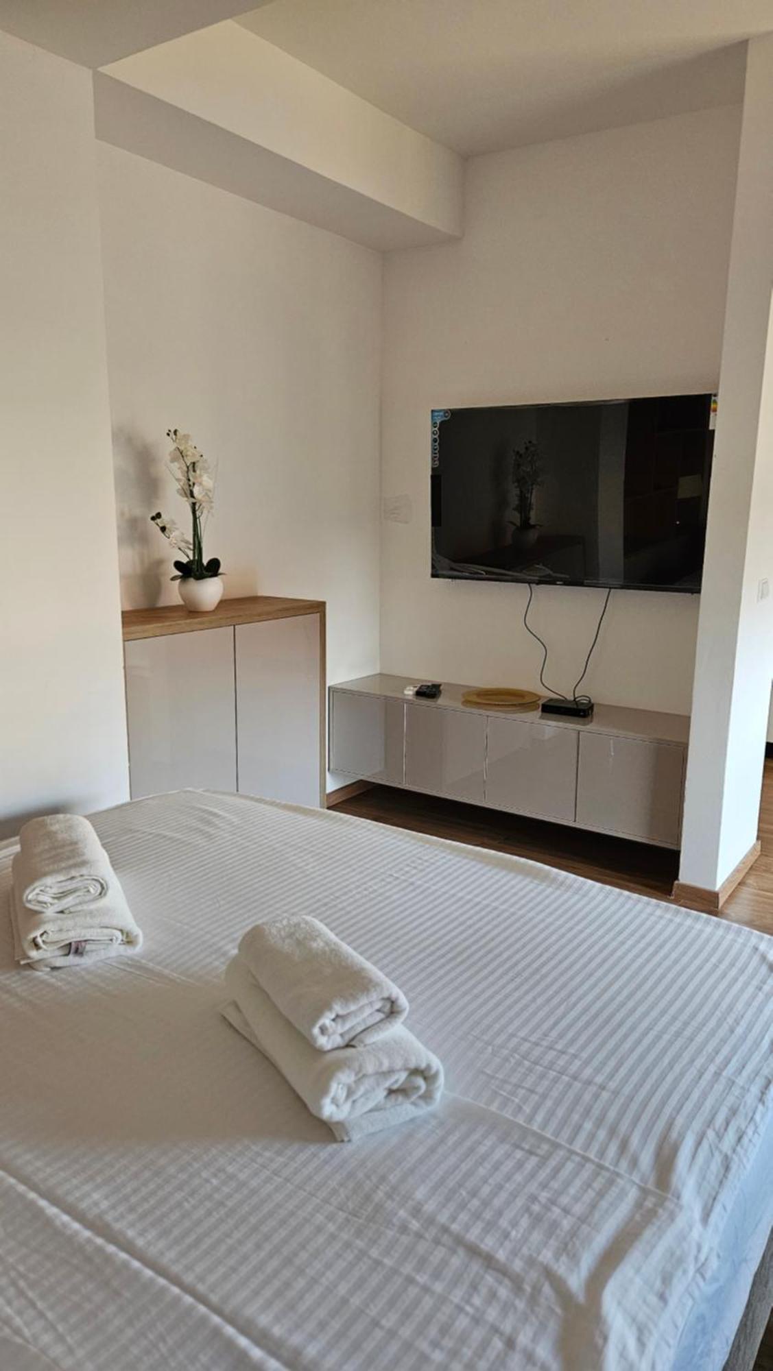 Podgorica Apartments Planet Ngoại thất bức ảnh