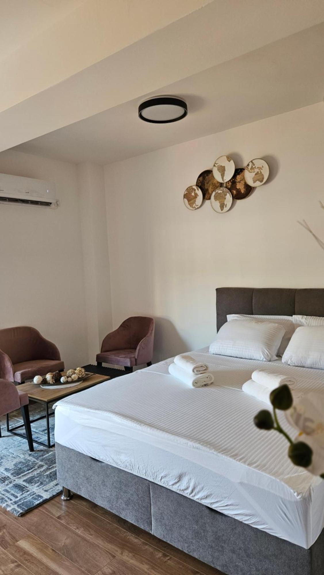 Podgorica Apartments Planet Ngoại thất bức ảnh